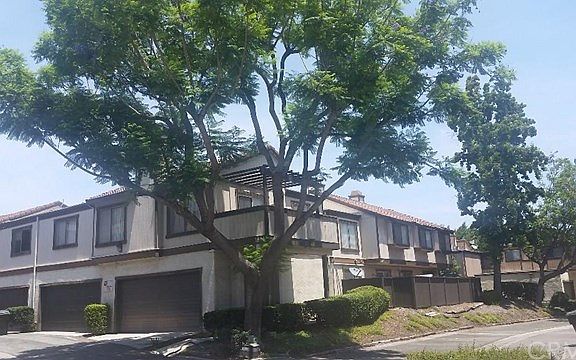 2nd image of 1814 N Vineyard Ave