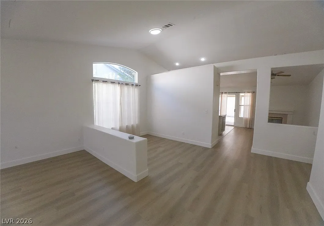 3 bed, 2.0 bath, 1495 sqft, $2,250 — Photo 3