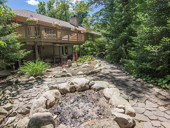 4th image of 6390 Park Trail Dr