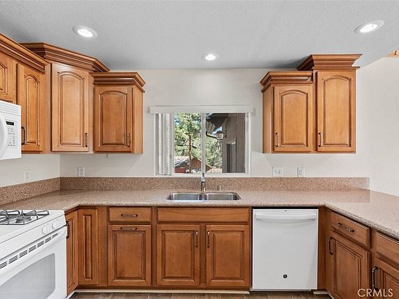 3rd image of 5438 Desert View Dr