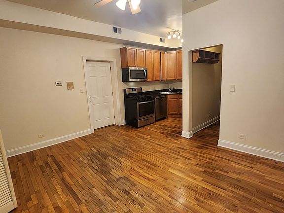 2nd image of 6812 N Wayne Ave APT 1c