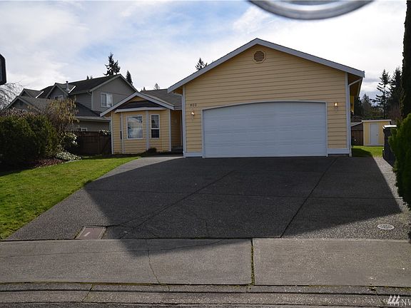2nd image of 822 23rd St SE