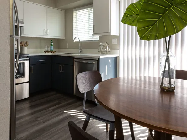 Modern patio home, pet friendly resort living in Arcadia at Urban Falls., 2940 N 40th St APT 22, Phoenix, AZ 85018