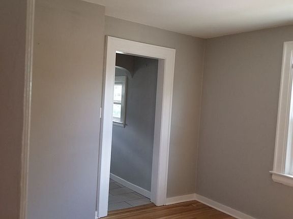 2nd image of 1729 W 8th Ave #B