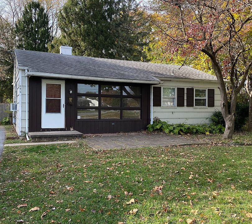 2nd image of 242 Cumberland Rd