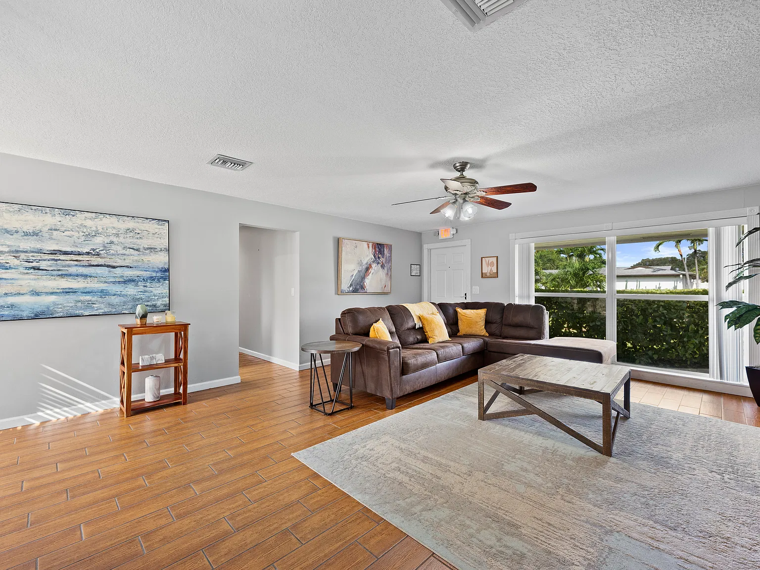 4 bed, $14,000 — Photo 3
