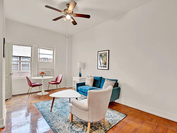 5th image of 1100 N Lasalle St #1302