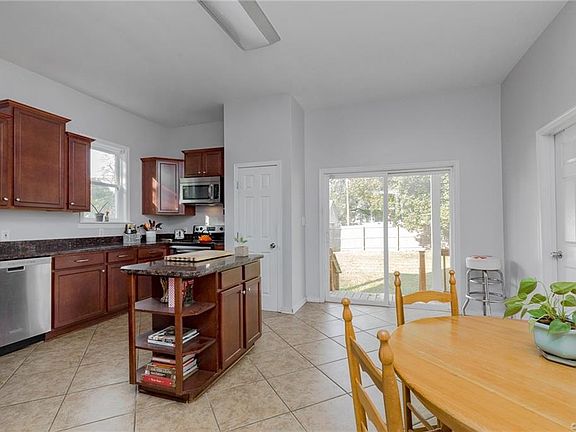 5th image of 2100 Greenwood Ave