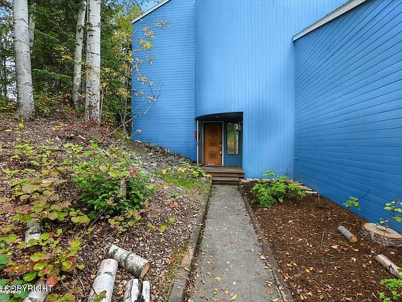 3rd image of 24343 Thunderbird Dr