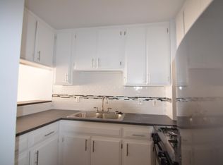 966 S Hoover St #202, Los Angeles, CA 90006