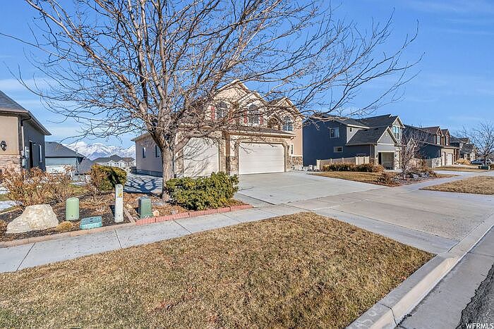 1st image of 236 W Stillwater Dr