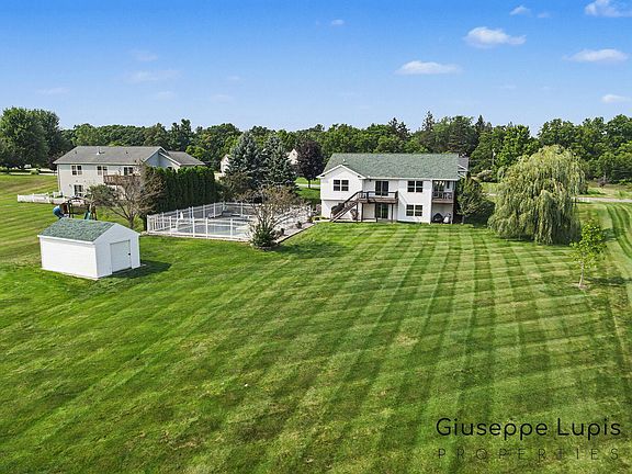 2nd image of 5870 Terrace Ridge Dr NE