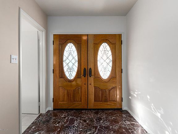 5th image of 3307 Park Vista Dr