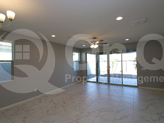 5th image of 2846 W New River Dr