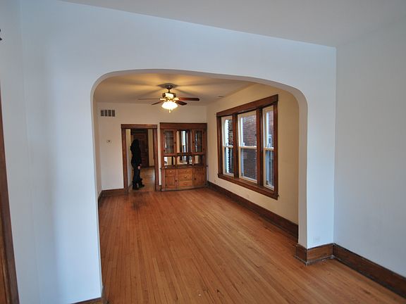 4th image of 871 N Francisco Ave #2