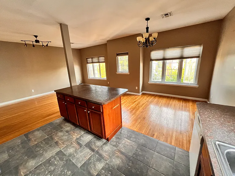 75 Sumner Ave #2 — Photo 14