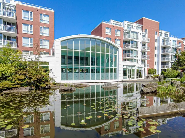 688 Fairchild Rd #212, Vancouver, BC V5Z 4P7