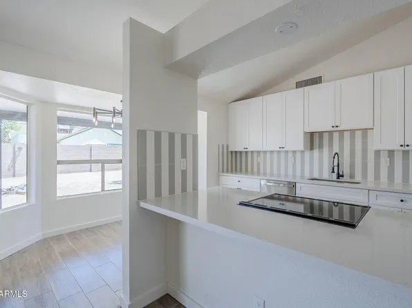 402 W ROSEMONTE Drive, Phoenix, AZ 85027