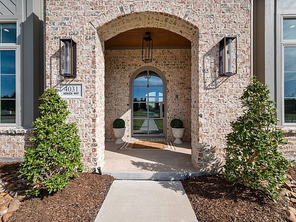 2nd image of 4031 Azalea Way