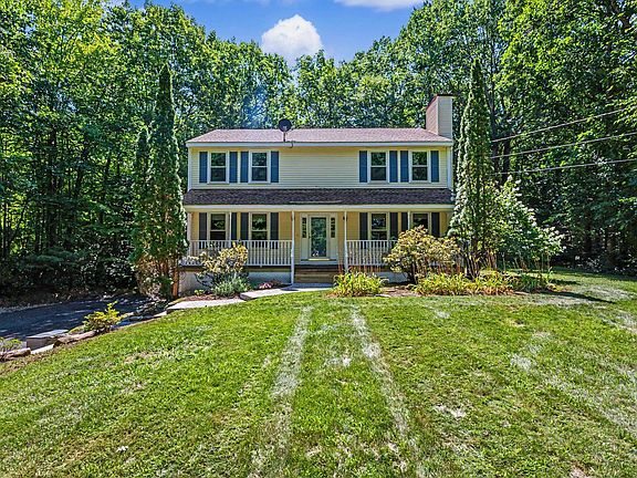 3rd image of 6 Mosher Drive