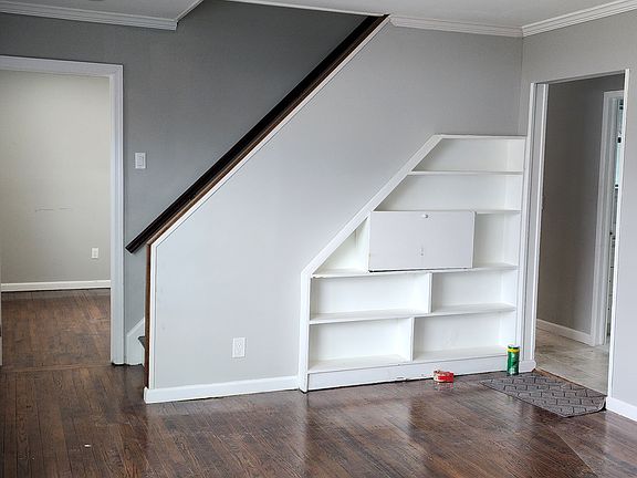 2nd image of 26 Adams St