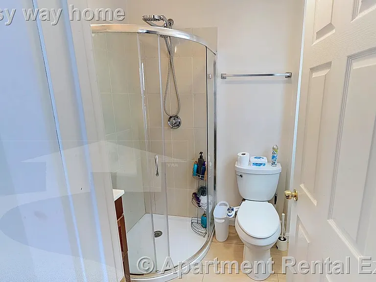 18 Bond St #2 — Photo 4