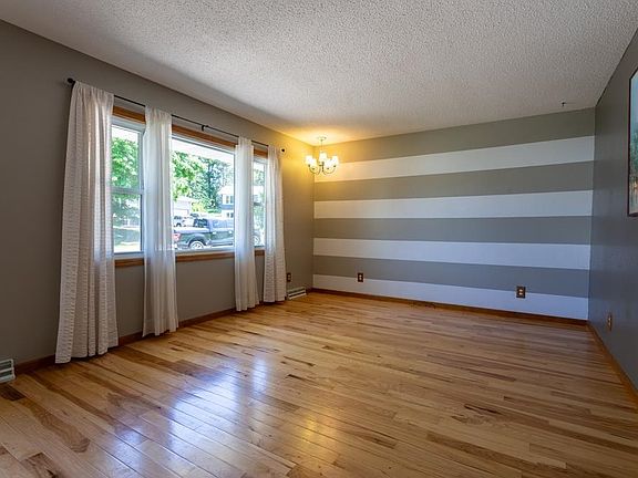 5th image of 515 Stevens Ct