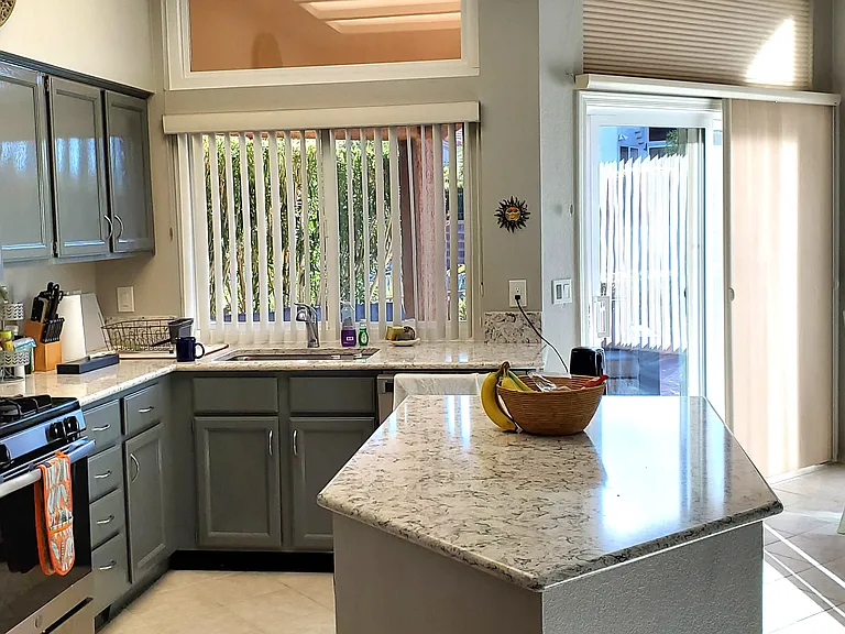 13973 N Trade Winds Way — Photo 2