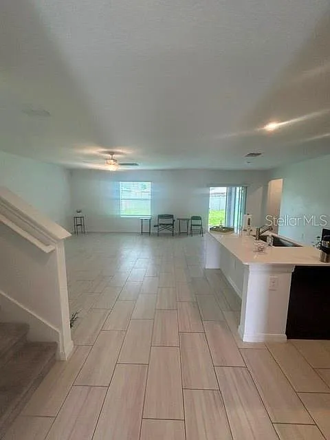 6 bed, 3.0 bath, 3092 sqft, $3,650 — Photo 3