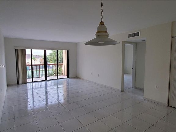 3rd image of 10253 NW 9th Street Cir #3076