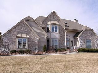 7721 S Sanctuary Rd, Franklin, WI 53132