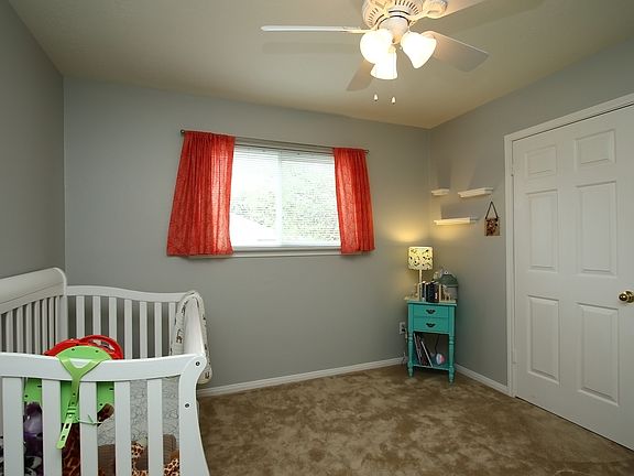 Secondary bedroom