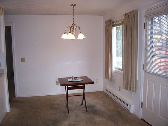 4th image of 2079 Bear Creek Dr