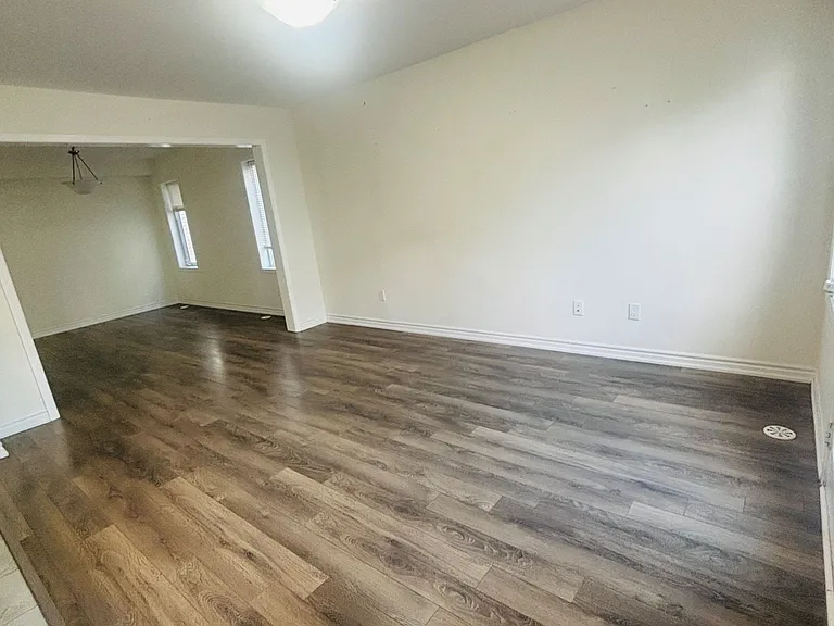 554 Goldenrod Ln — Photo 32