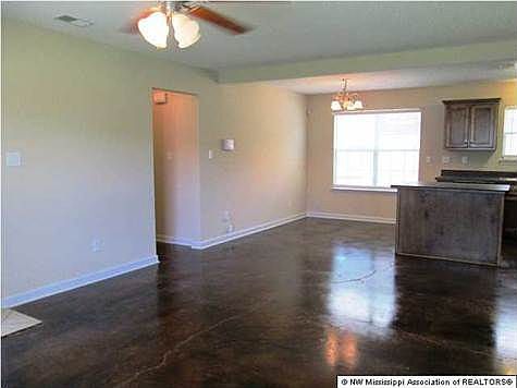 3rd image of 7285 Green Ash Dr
