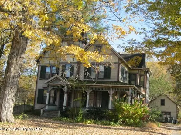 1896 County Rte 9, Chatham, NY 12037