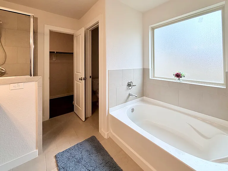 6807 Bardsdale Ct — Photo 10
