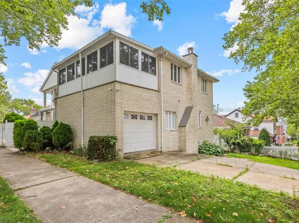 154-70 11th Avenue, Beechhurst, NY 11357