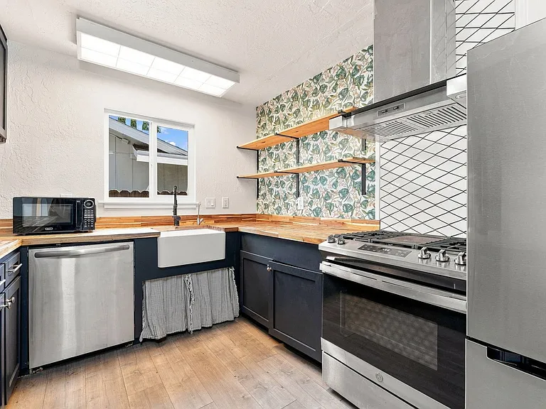 6285 Edgewood Way — Photo 6