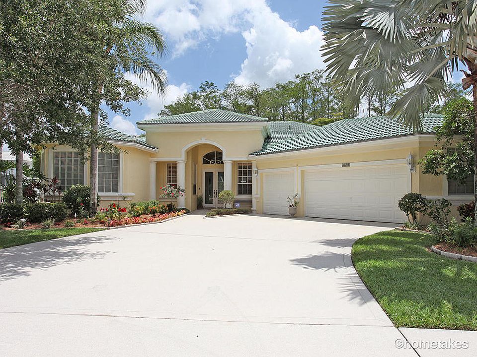 Home For Sale In Cypress Lake Estates