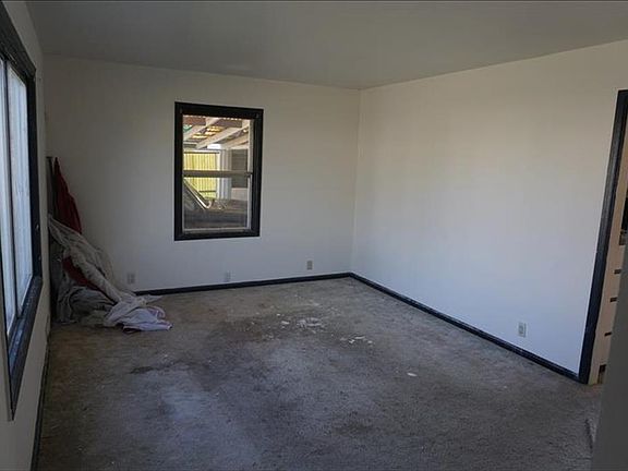 5th image of 1049 Rose Ave