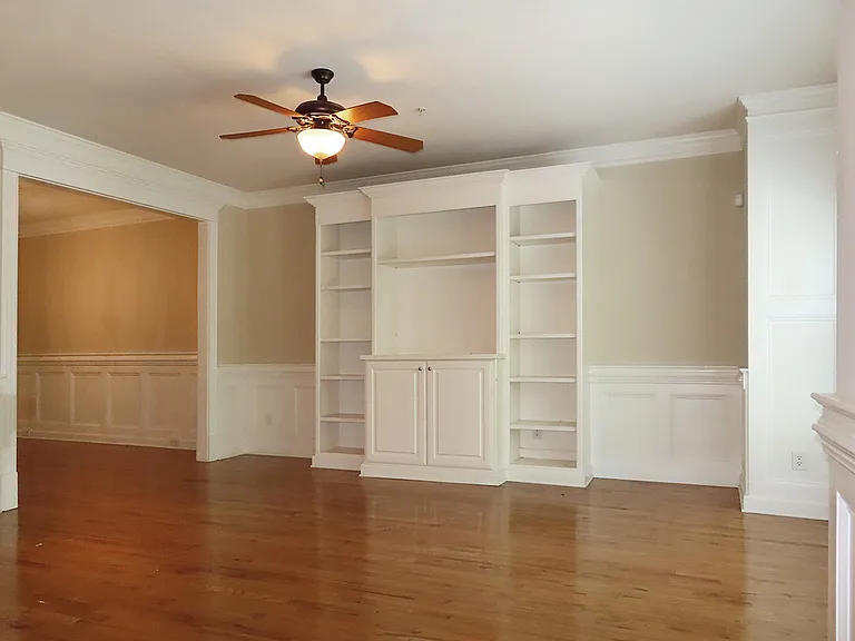 337 Rose Walk Ln — Photo 2