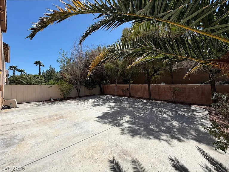 2515 Begonia Valley Ave — Photo 29