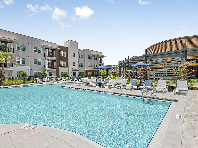 Residences at SweetBay — Photo 20