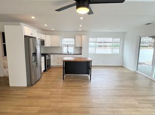 1155C Cornish Dr, Encinitas, CA 92024