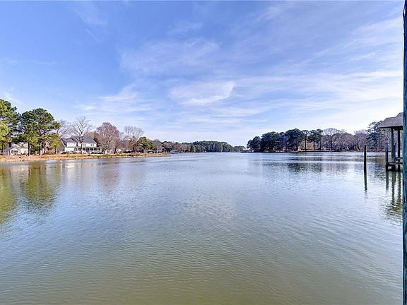 3rd image of 548 Allens Mill Rd