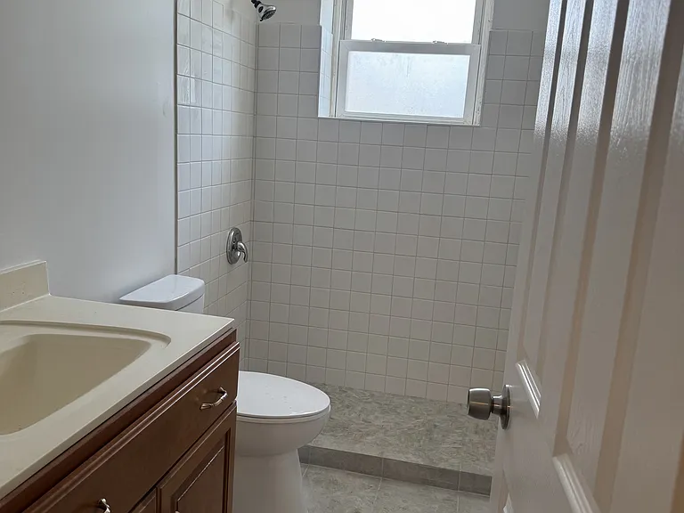 443 Jefferson Ave #4 — Photo 6