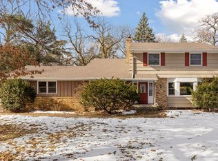 15776 Cedar Ridge Rd, Eden Prairie, MN 55347