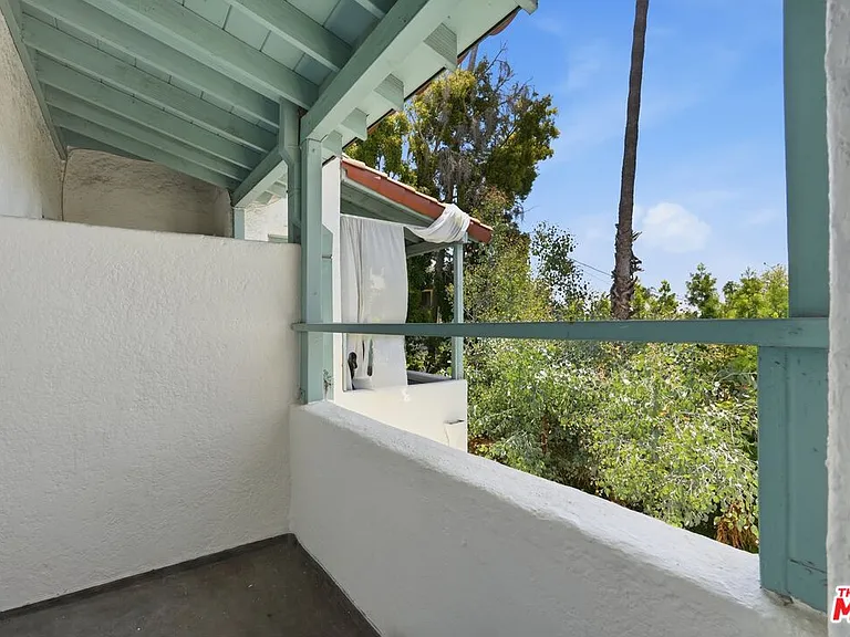 7464 Hollywood Blvd — Photo 25
