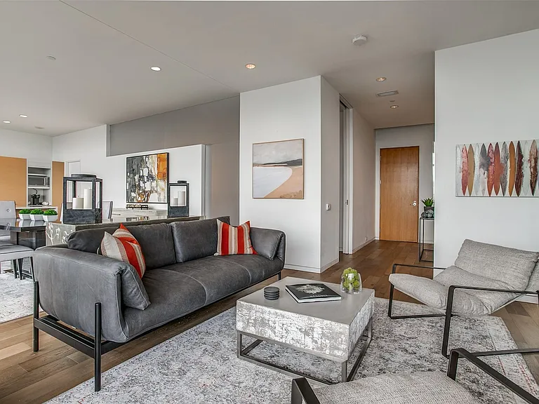2430 Victory Park Ln #2607 — Photo 8